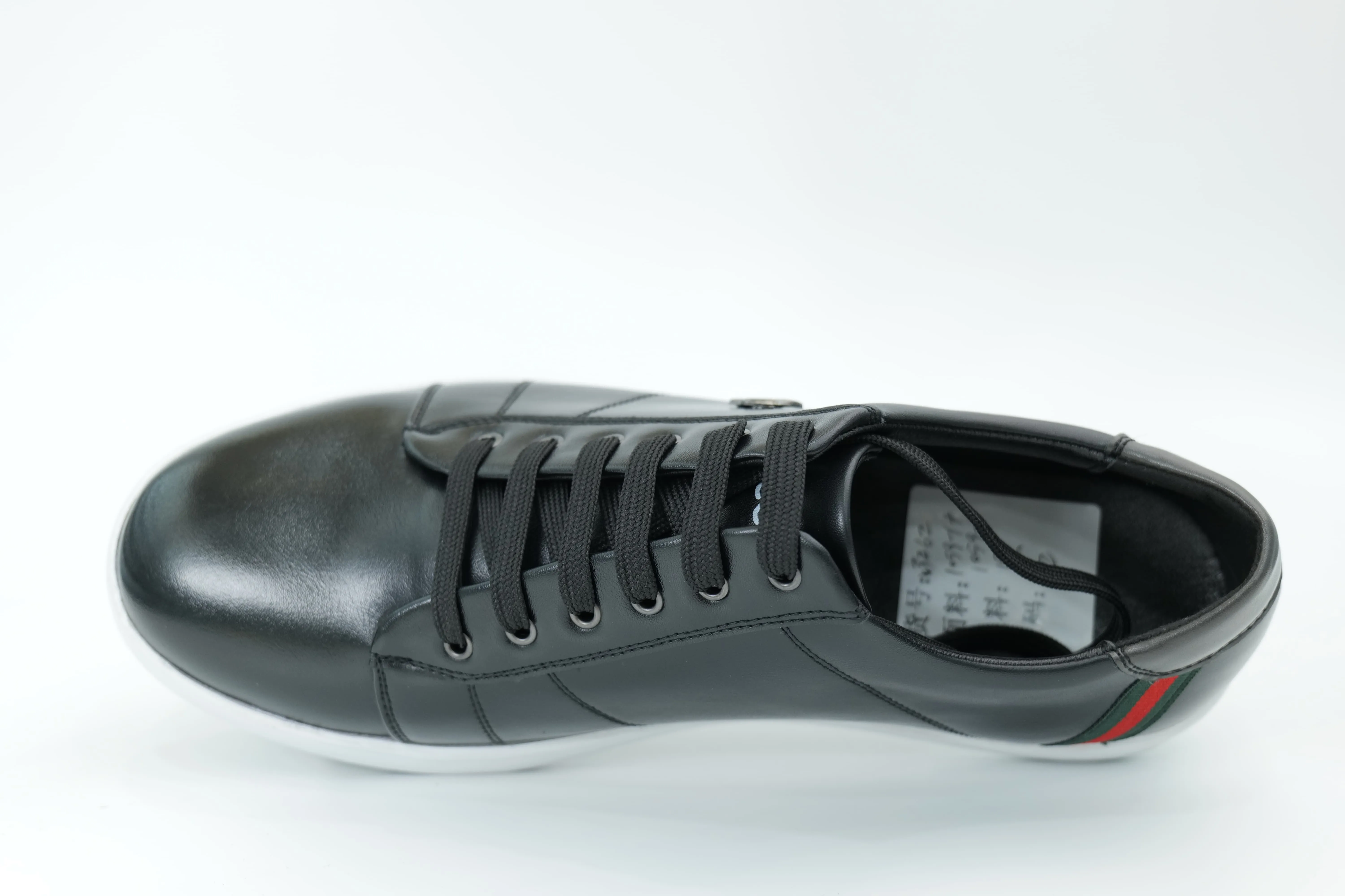 Casual sneakers
