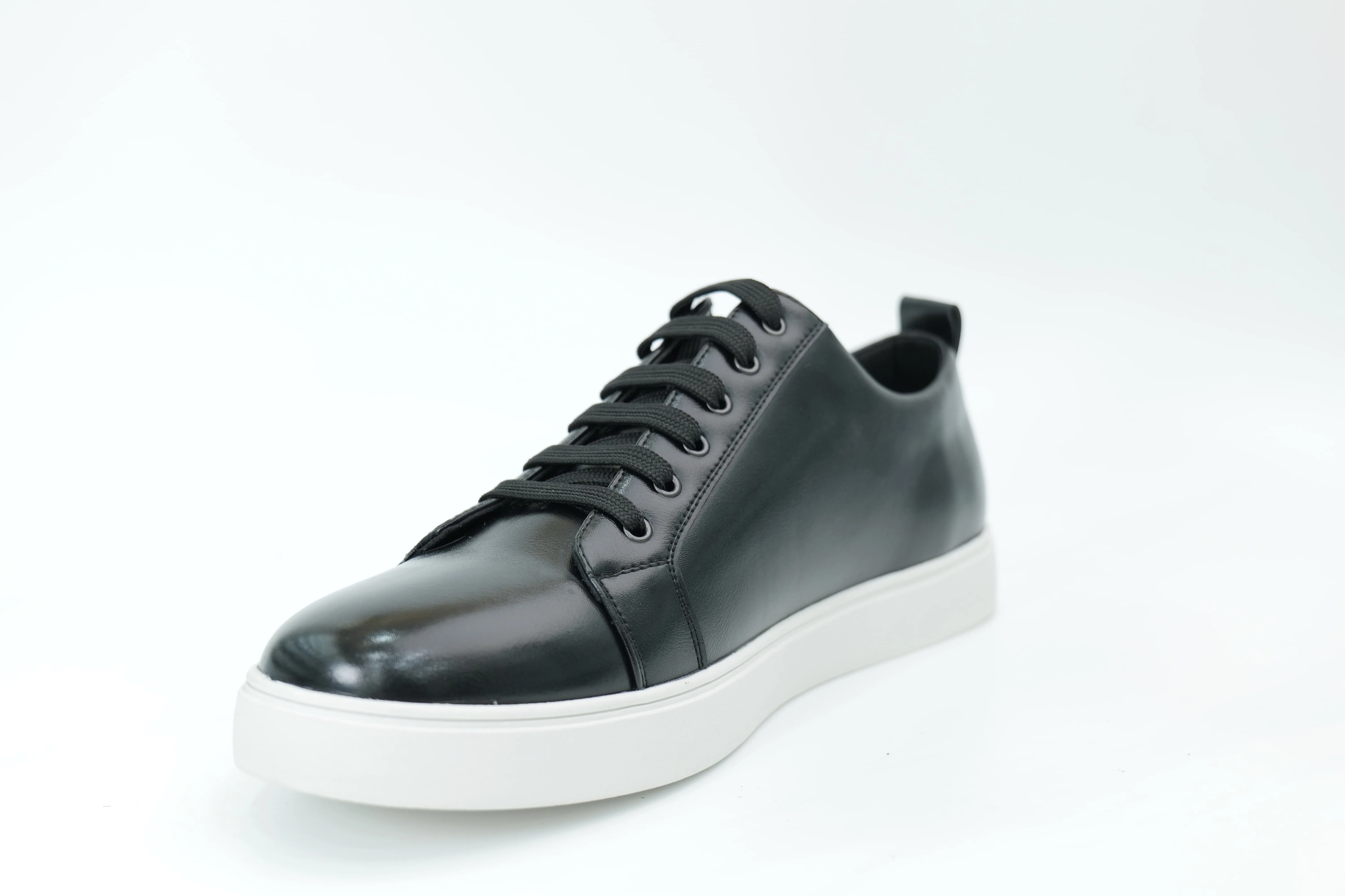 Casual sneakers