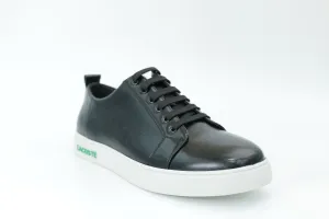 Casual sneakers