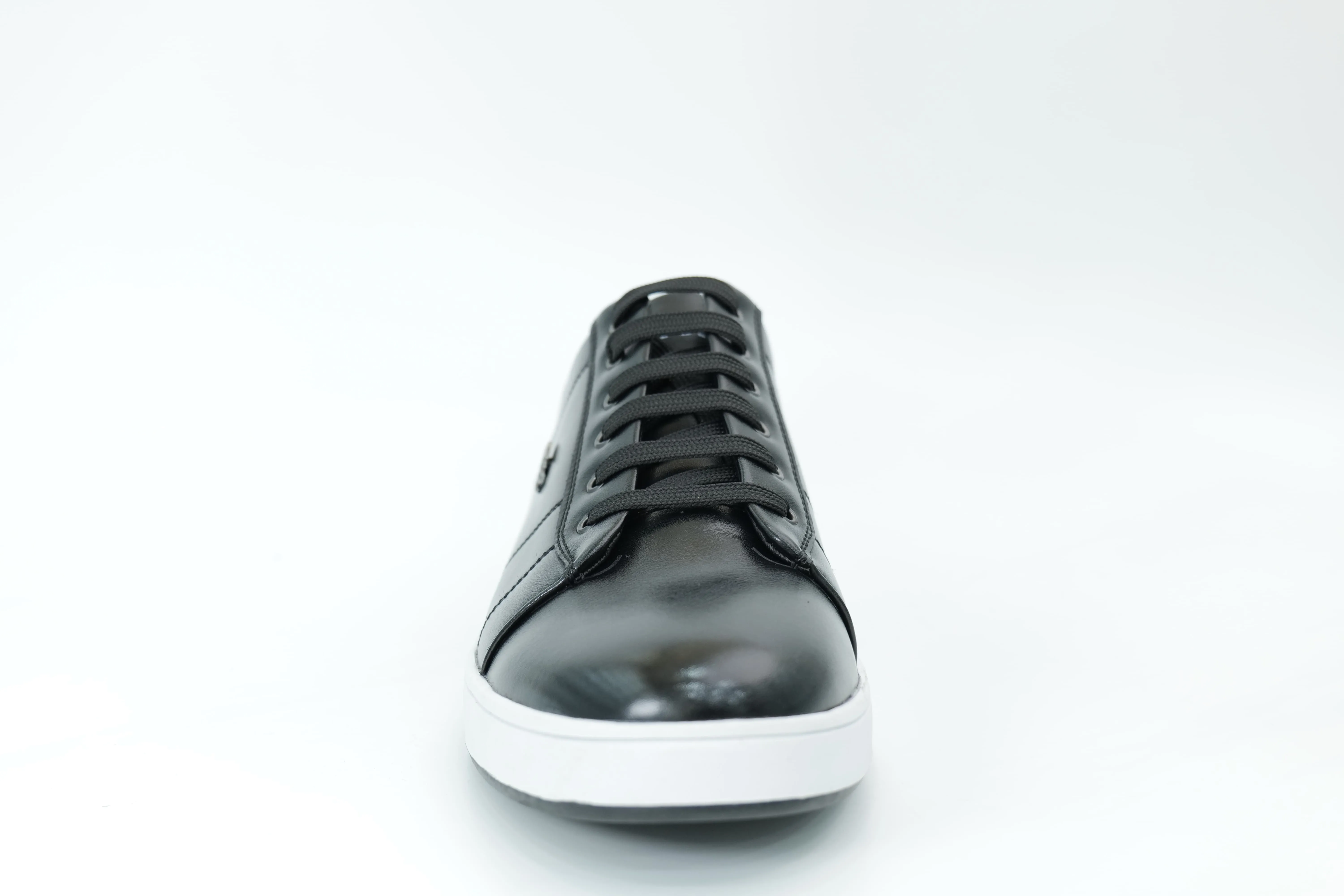 Casual sneakers