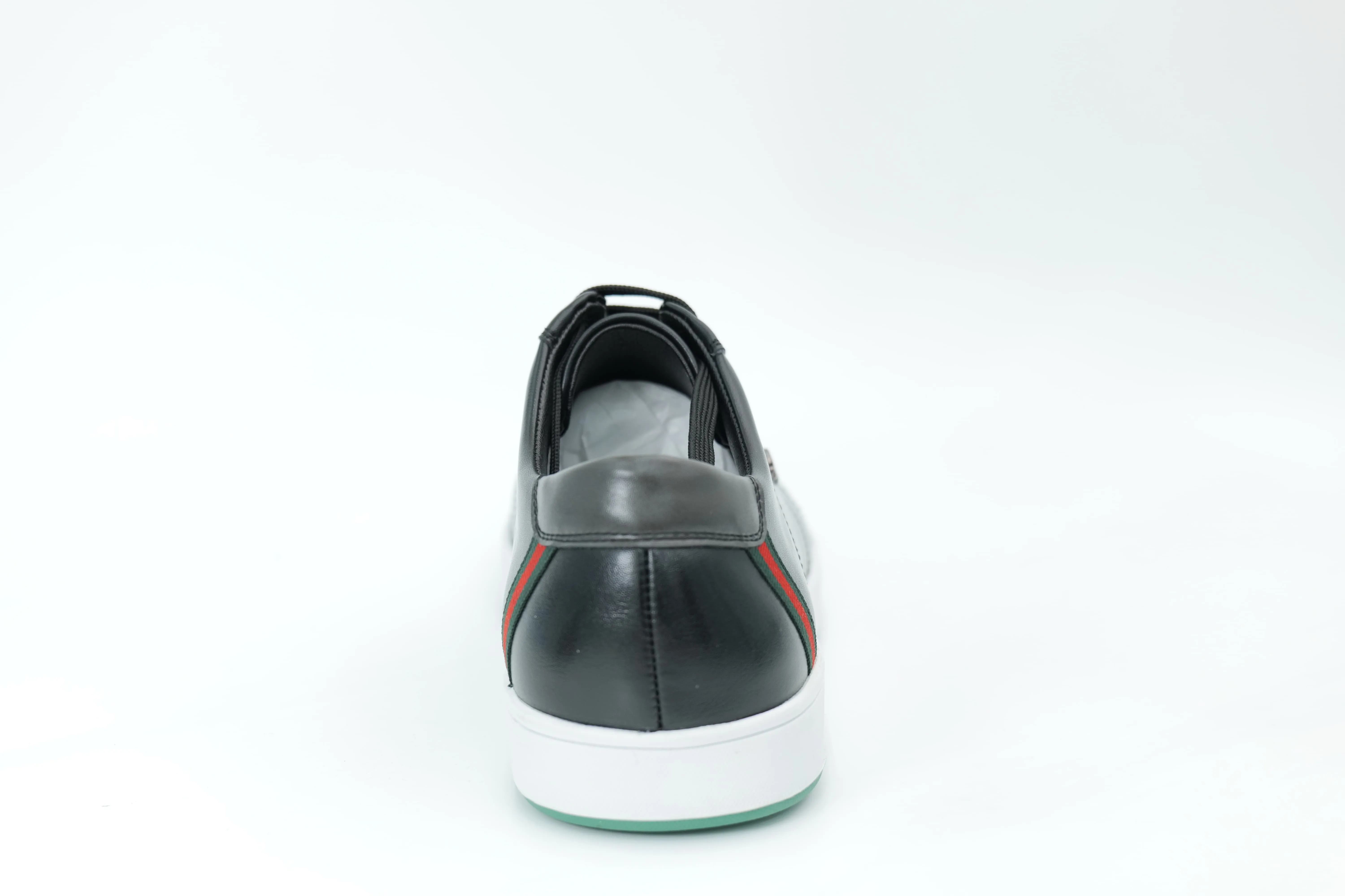 Casual sneakers
