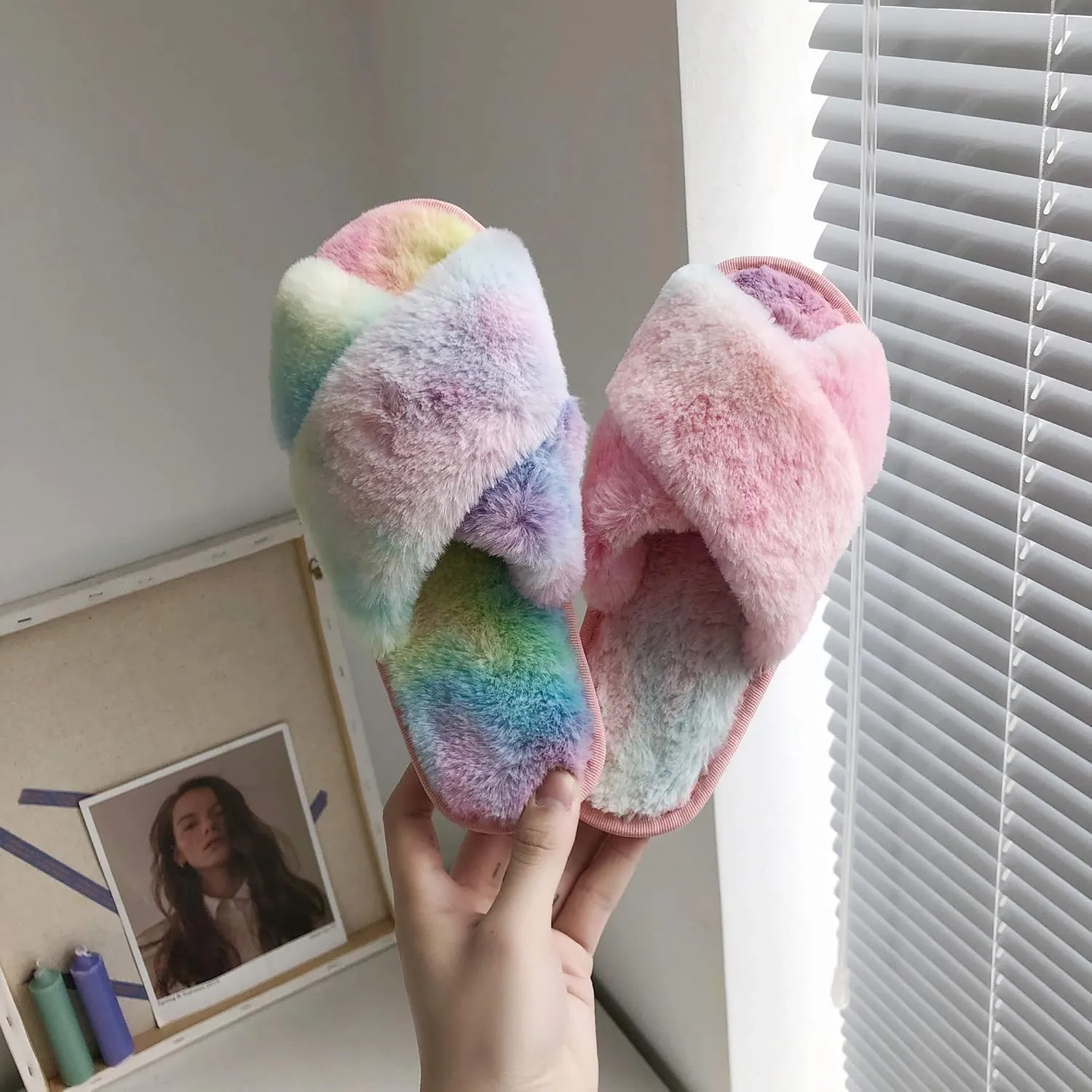 Fericzot Women's Fuzzy Fluffy Furry Fur Slippers Flip Flop Winter Warm Cozy House Memory Foam Sandals Slides Soft Flat Comfy Anti-Slip Spa Indoor Outdoor Slip on