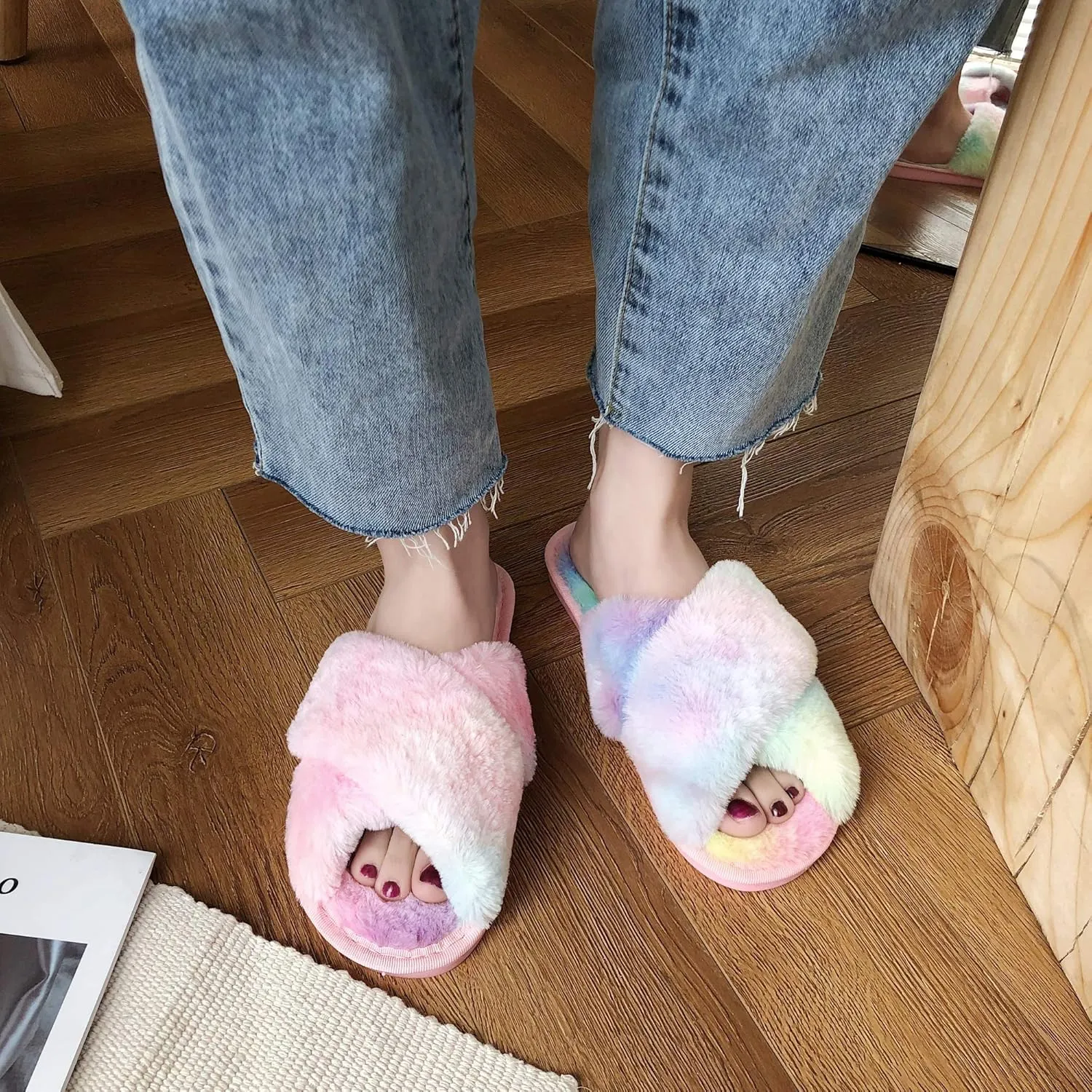 Fericzot Women's Fuzzy Fluffy Furry Fur Slippers Flip Flop Winter Warm Cozy House Memory Foam Sandals Slides Soft Flat Comfy Anti-Slip Spa Indoor Outdoor Slip on