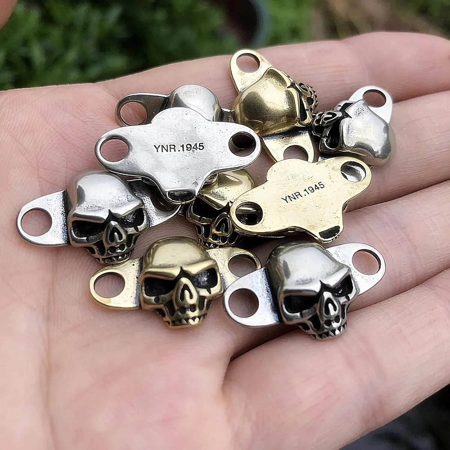 Shoe lace Charms Shoelace Buckle, Fashion Metal Skull Shoelaces Charms Decorations for Sneakers Boots Casual Shoes Accessory