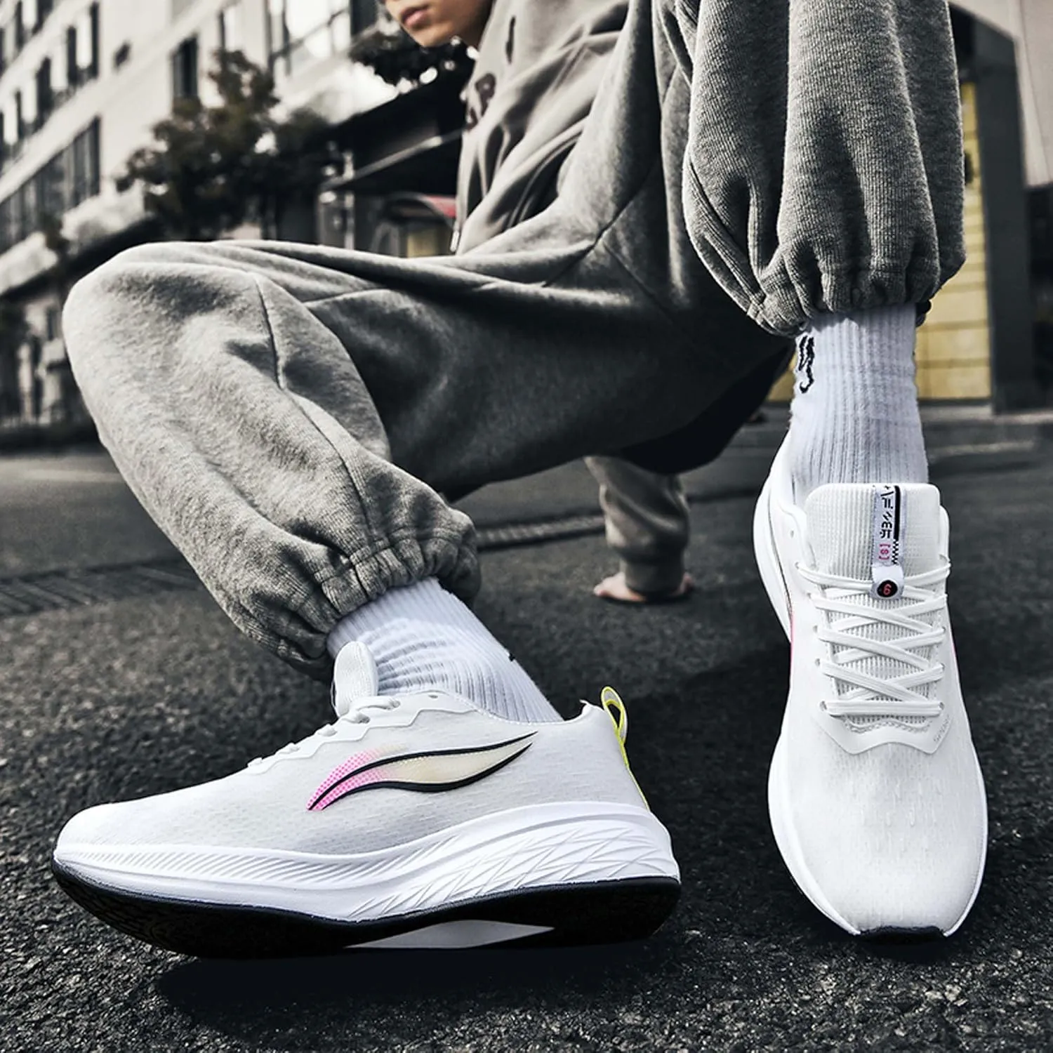 Unisex Sports Running Shoes Lightweight Breathable Sneakers Non-Slip Cushioning Racing Tennis Fitness Casual Sneakers Street Personalized Fluorescent Casual Walking Shoes